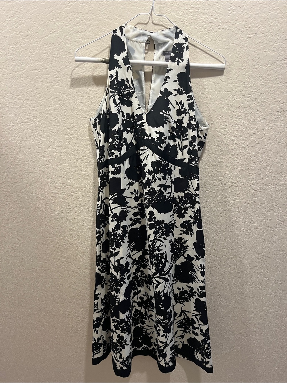 Ann Taylor Black and White Floral V‑Neck Midi Dress